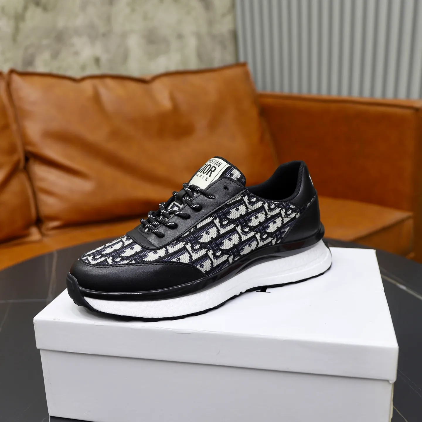 Ex-factory price: 462💰🙅‍♂️🙅‍♂️🙅‍♂️ Brand: Dior DIOR Standard code: 38-44 (45 customized) Grade: Same as the official website Material: Original material splicing Comfortable and breathable lining Lightweight and wear-resistant sports outsole Style category: Men's fashionable casual shoes Running sneakers Distinguished luxury brand elements Top luxury Color: actual picture color